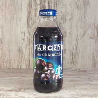 Zumo de grosella negro