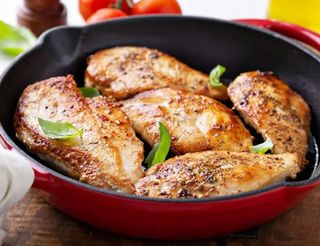 Пилешко филе на тиган (220гр)