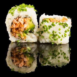 124. Roll salmone cotto 8 pezzi