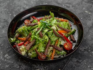 Салат з яловиченою (280g)
