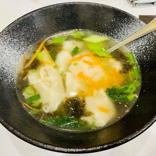 116. Wonton in brodo