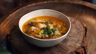 მინესტრონე