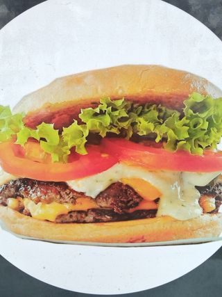 Хамбургер с две пилешки кюфтета