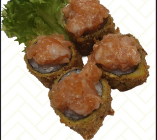25. Hosomaki con granchio fritto e tartare