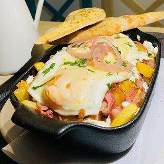 Cuib de cartofi cu bacon, brânză și ou - 350 gr/50 gr 