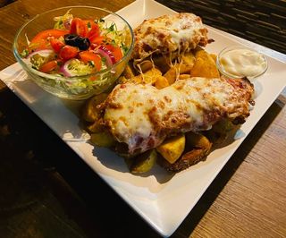 Meniu snitel de pui gratinat