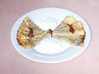 Palačinke sa Nutellom i šlagom