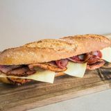 Bocadillo Bacon, Queso Y Lomo+Bebida