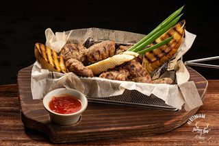 Кошничка с кебапчета и кюфтета (350г)