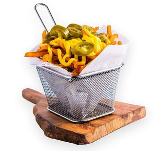Frytki domowe z batata z sosem serowym i jalapeno      