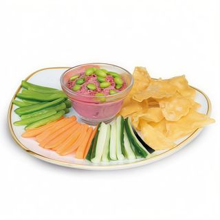 Humus de garbanzos y remolacha con edamame