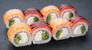 Рол Філадельфія з лососем і тунцем