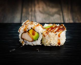 California Pollo Frito y Aguacate (8 Piezas)