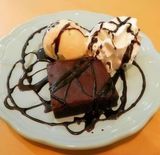 Brownie Con Nata Y Helado (Sin Gluten)
