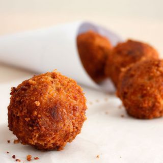 Bolitas de pollo fritas