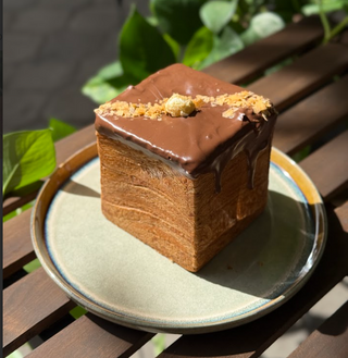 Кубічний круасан із бурбоновою карамеллю (220г)