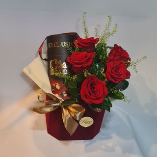 Bombonjera i kraljevske ruze u  boxu