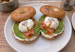 Bagel Abacate