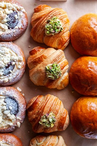 Croissant pistacjowy