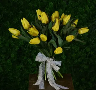 Buchet 25 lalele galbene