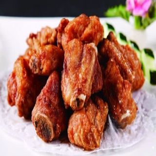 68.  Costilla frita con ajo