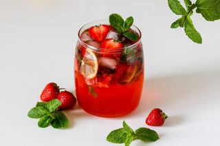 Клубника с мятой