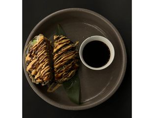 Суші бургер з креветкою (300г)