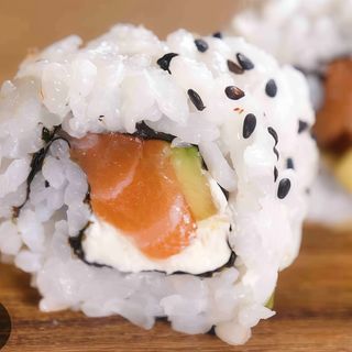 Uramaki sake affumicato