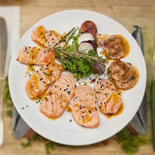 Salmon tataki - 8 pezzi