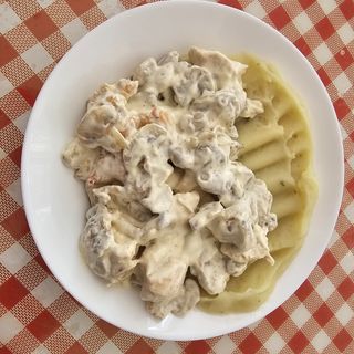 Piletina u sosu od pecuraka