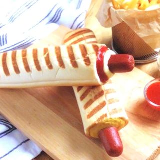 Хот-Дог французький з мисливською ковбаскою  (170г)