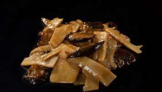 253 Bambu e funghi saltati