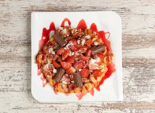 Waffles Con Fresa (2 Uds.)