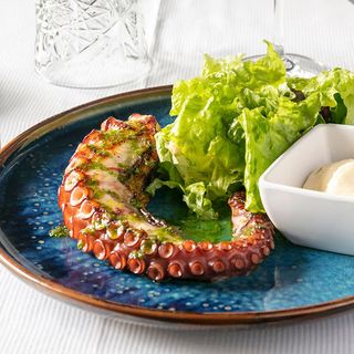 Pulpo A La Brasa Con Ali-Oli Suave