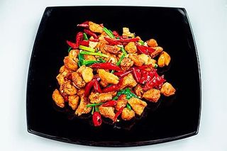 Бұрыш қосылған тауық еті/Курица с перцем