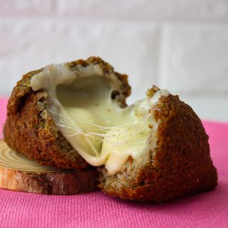 Quibe recheado com carne e queijo 