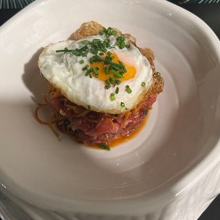 Nuestros Falsos Huevos