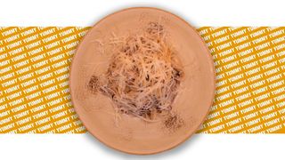 პასტა სოკოთი და ქათმით ნაღების სოუსში