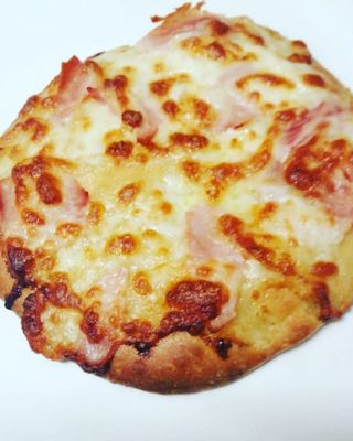 Pizzetta bianca prosciutto cotto e mozzarella