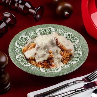 ფუსილი ბოლონიურად