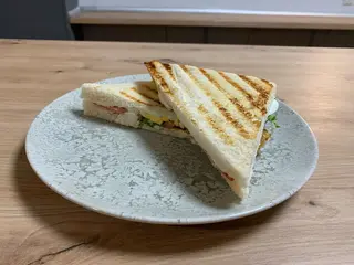 Sándwich Vegetal De Pollo