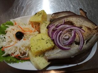 რაჭული ლორი კარტოფილით