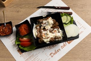 Ćevapi u kajmaku