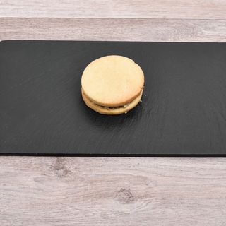 ALFAJOR CHOCOLATE BLANCO RELLENO DE DULCE DE LECHE