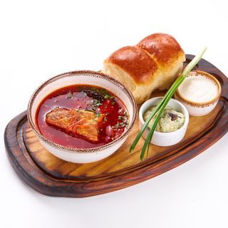 Борщ з копченою грушею (350/50/80г)