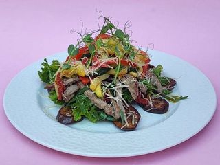 Теплий салат з телятини (300g)