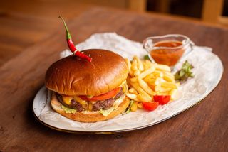 Бургер с говядиной (490 гр.)