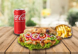 Pascha Kebap Meniu 580g de Pui cu Cartofi Prăjiți si Coca Cola 330 ml