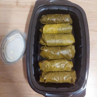 ტოლმა ვაზის ფოთოლში