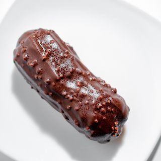 Эклер ореховый 